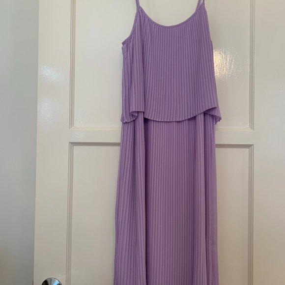 Felicity & Coco Pleated Midi Dress - Picture 3 of 5